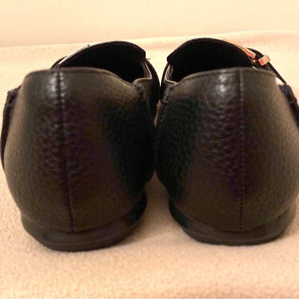 Kenneth Cole Reaction Viv Buckle Black Gold SZ 7.5 Designer Chic Textured Flats - Picture 5 of 11